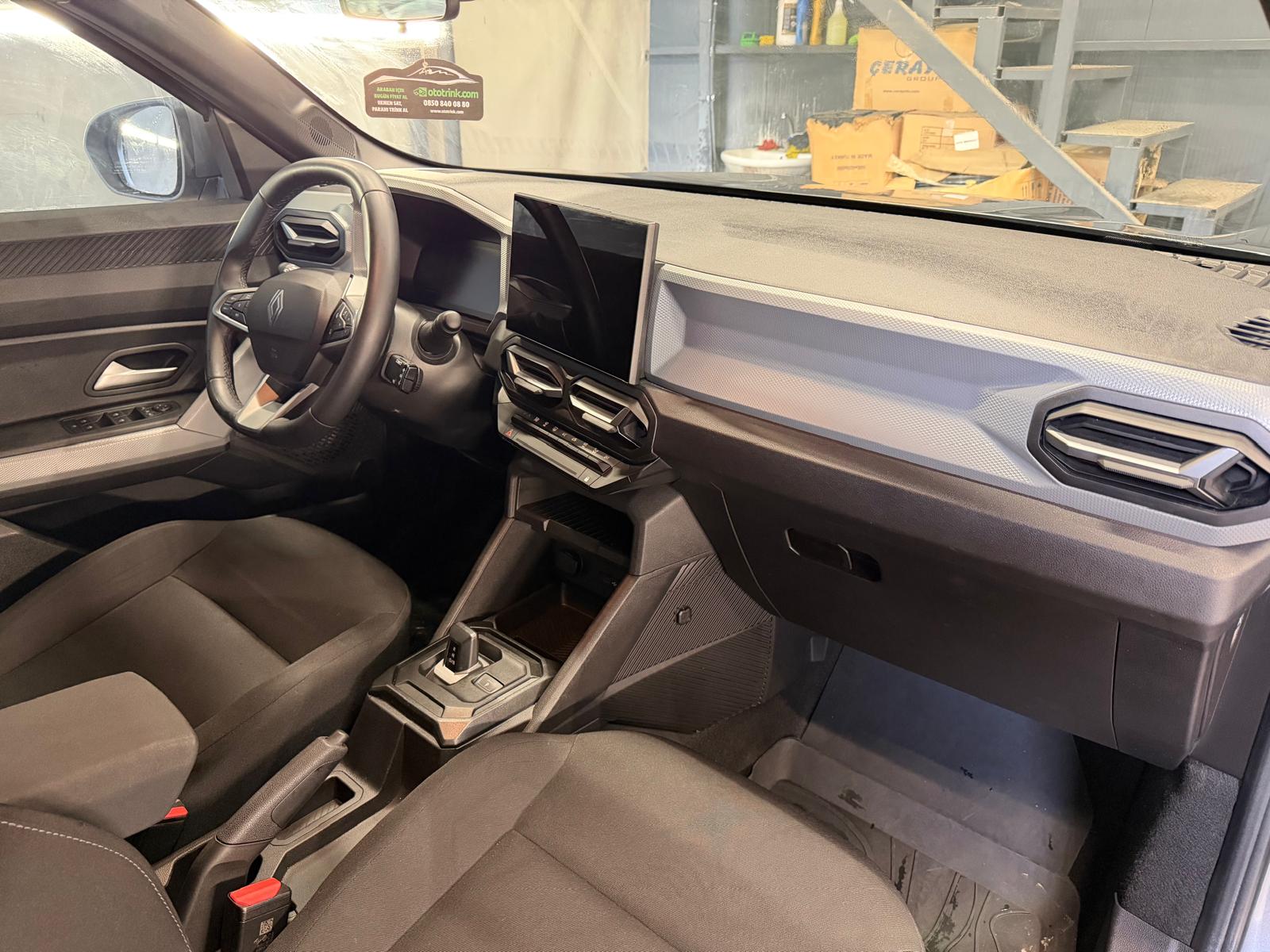 RENAULT DUSTER 7